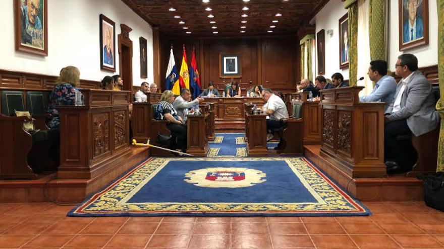 La oposición obliga al Ayuntamiento a ceder la licitación del parquin al Cabildo