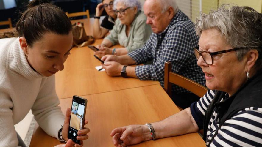 Formación en habilidades digitales para los mayores