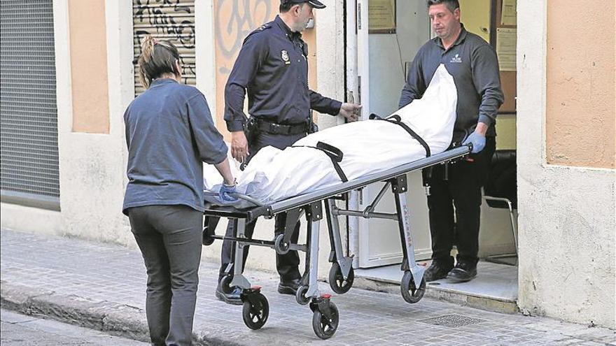 APUÑALA A UN HOMBRE EN UN Consultorio MÉDICO