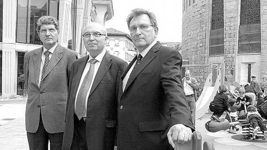 De izquierda a derecha, José Paz, Manuel Crespo y Enrique Martínez, en una imagen de archivo.