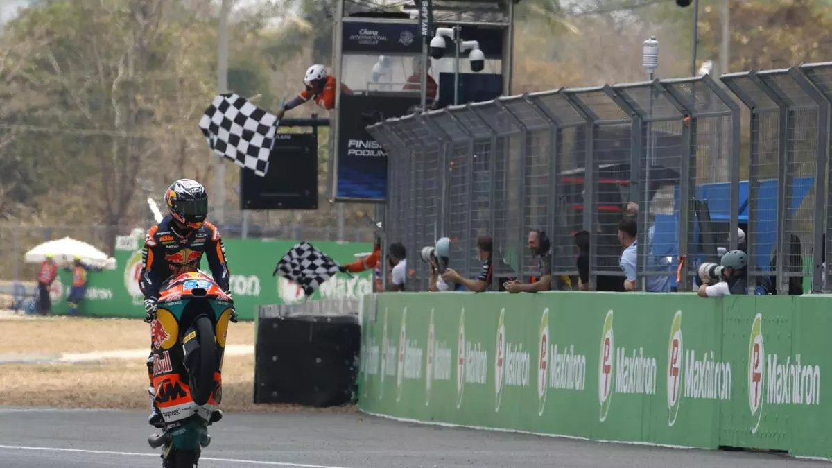 Jos谷 Antonio Rueda gana en solitario en las Am谷ricas y consolida su liderato en Moto3