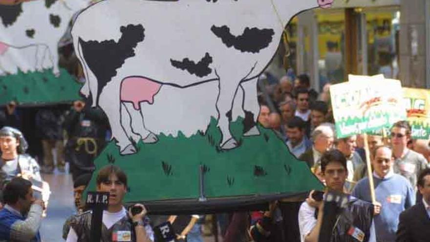 Manifestación de ganaderos de vacuno de leche en 2013.