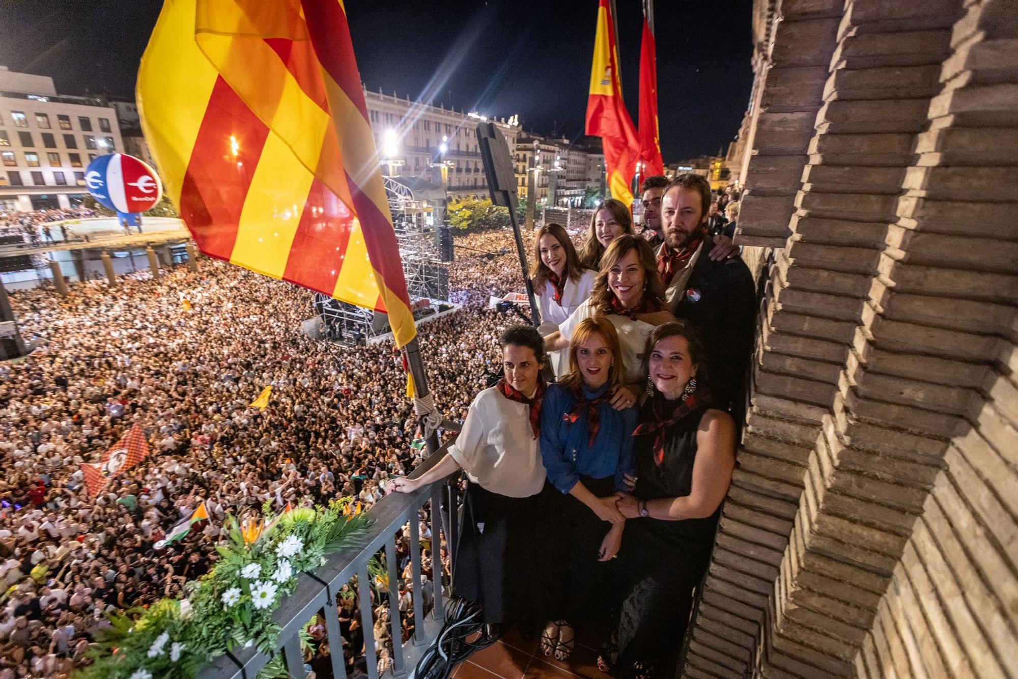 En imágenes | Primer día de las Fiestas del Pilar con las peñas y el pregón