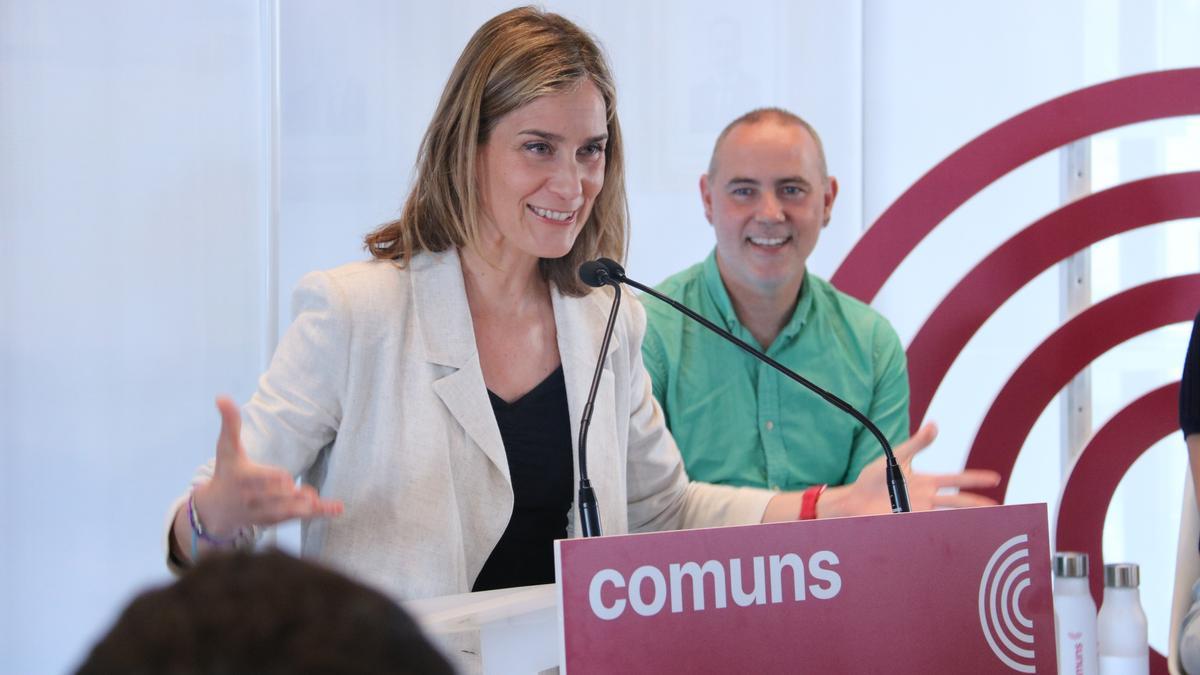 La candidata de Comuns a presidenta de la Generalitat, Jéssica Albiach, en un acto de campaña en Blanes.