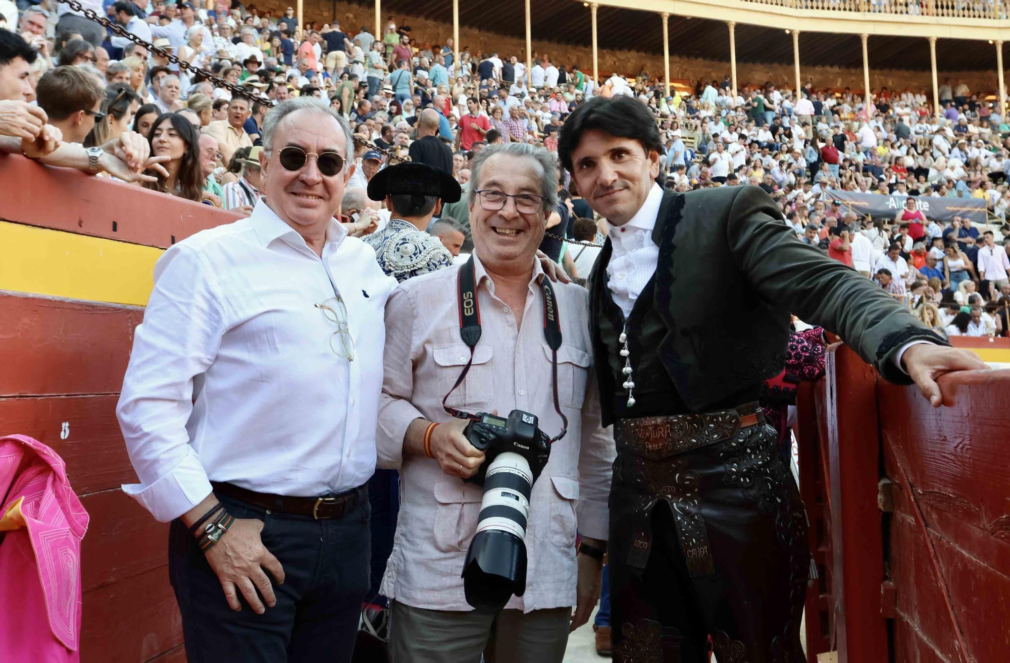 Andy Cartagena, Diego Ventura y Guillermo Hermoso abren la puerta grande en la primera de las Hogueras de Alicante 2024