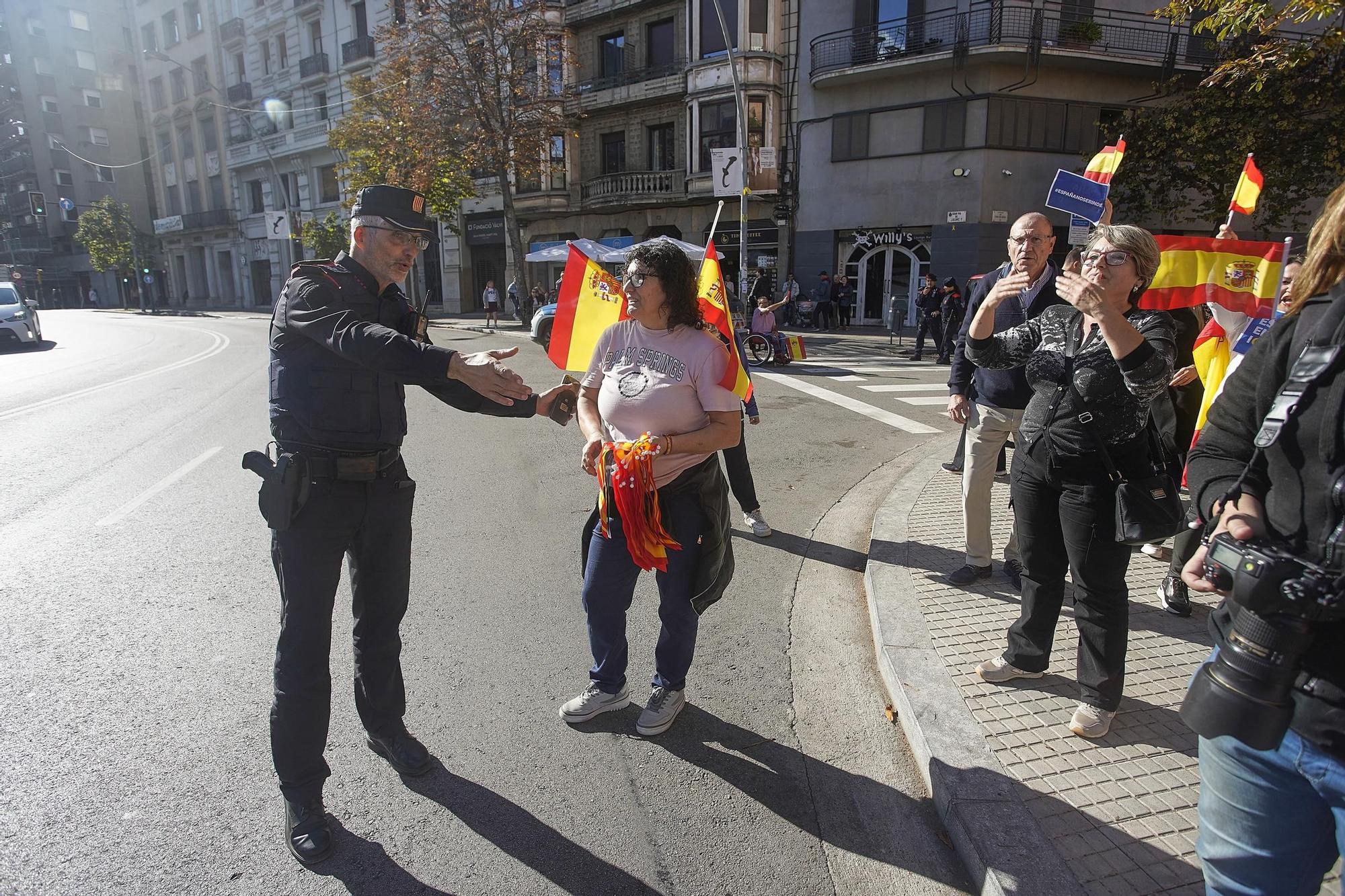 La manifestació contra l'amnistia a Girona, en fotos