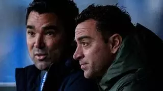 Deco y Xavi hablan del Barça de futuro antes de la cumbre con Laporta
