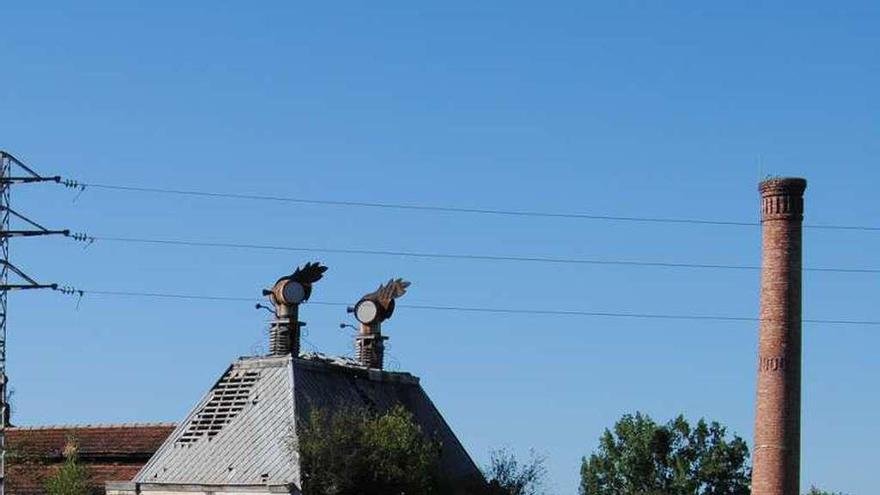 El edificio de la antigua fábrica de El Águila Negra.