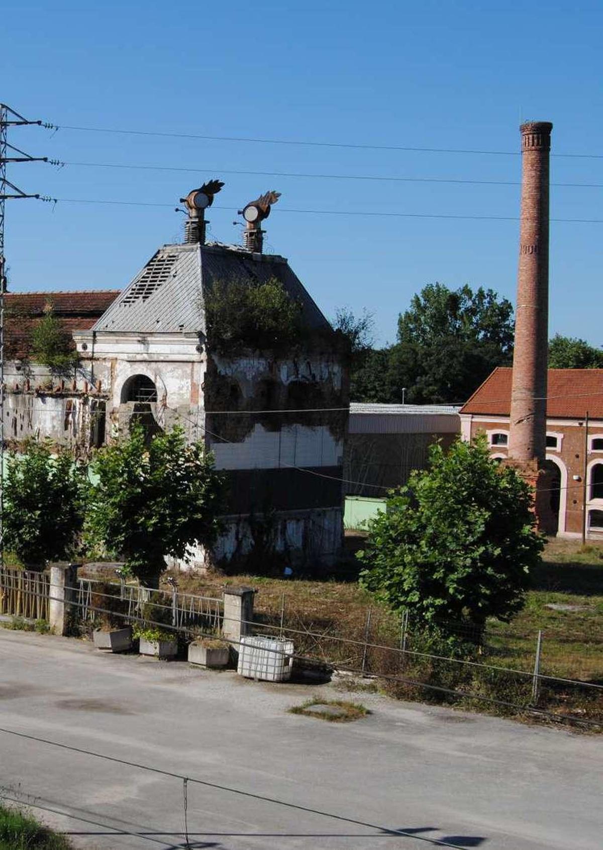 El edificio de la antigua fábrica de El Águila Negra.