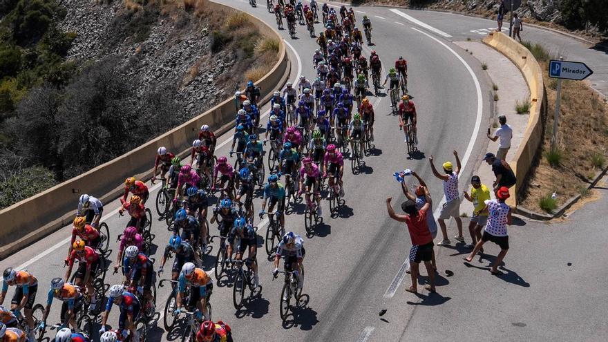 A PIE DE CALLE| Segunda etapa del Tour de France a su paso por el Garraf.