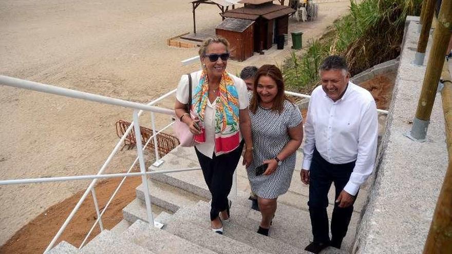 C. Paz Curbera, Ana Ortiz y Telmo Martin en Canelas. // Rafa Vázquez