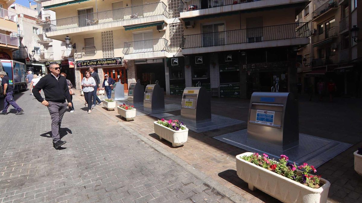 Una de las islas de contenedores de Benidorm.