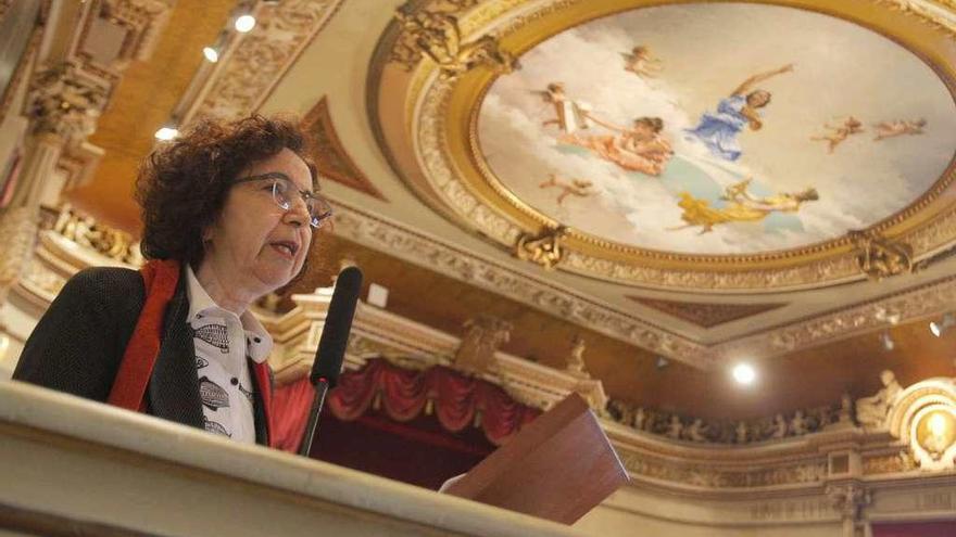 Marilar Aleixandre, durante la lectura de su discurso de ingreso en la RAG. // Xoán Álvarez