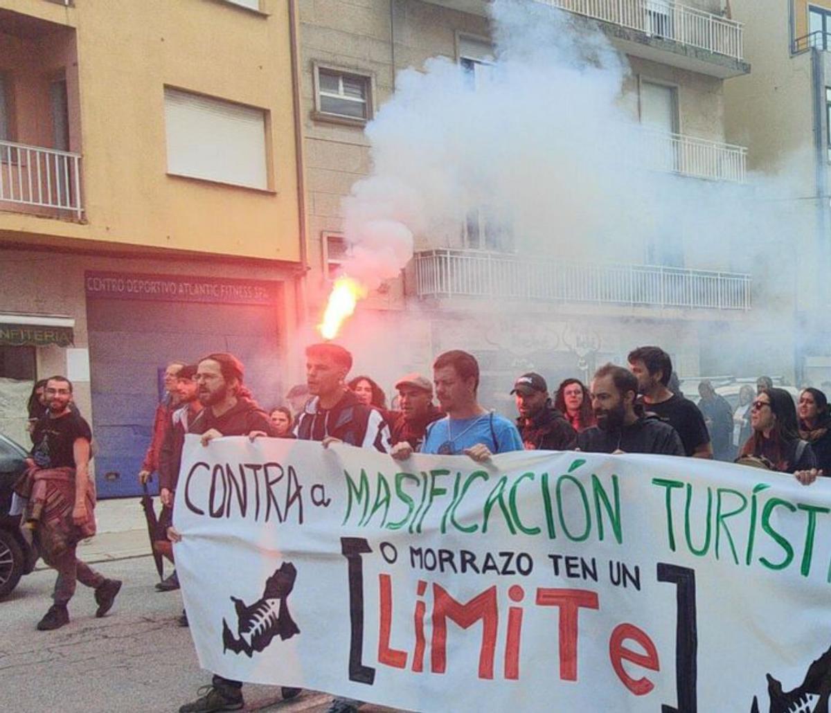 Una de las bengalas que encendieron. | G.N.