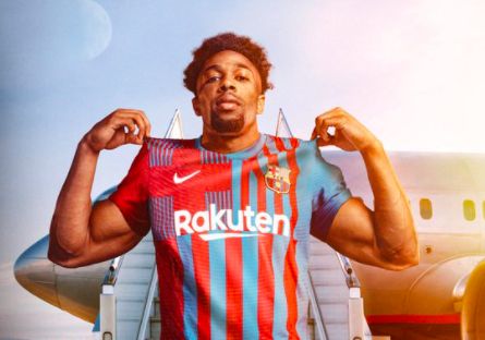 Adama Traoré regresa al Camp Nou casi siete años después de su marcha a Inglaterra.