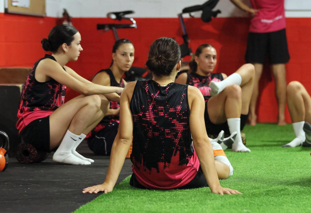 Totes les fotos del primer entrenament del Manresa CBF al Congost