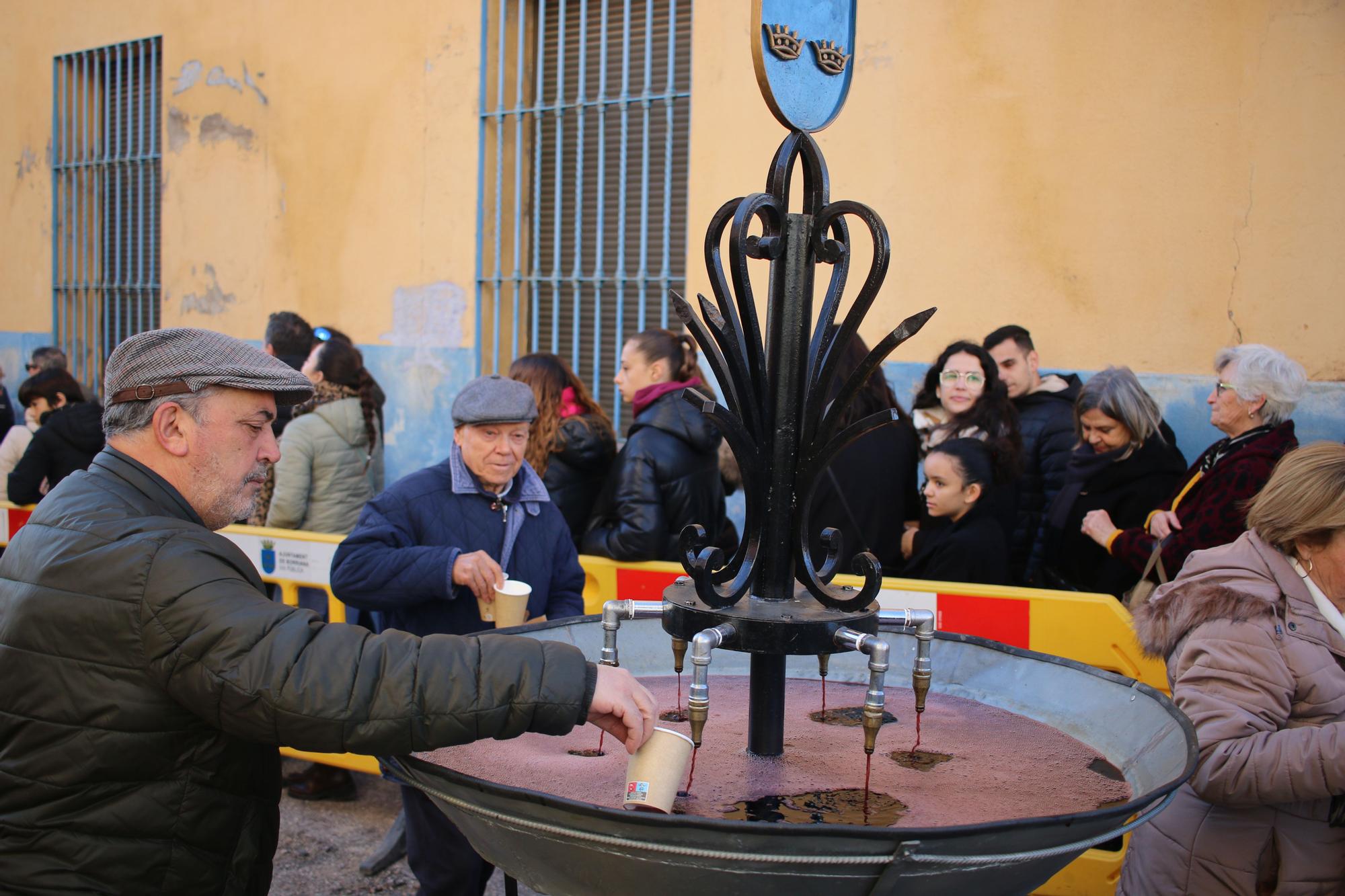 Todas las imágenes del multitudinario regreso de la Font del Vi de Burriana