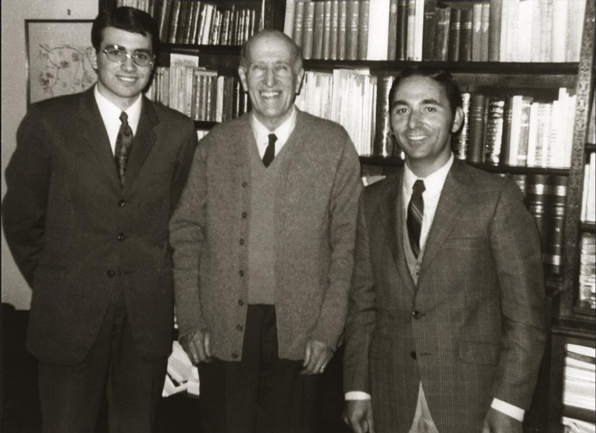 Jaime Siles, a la izquierda, con Vicente Aleixandre y José María Ribelles (1969).