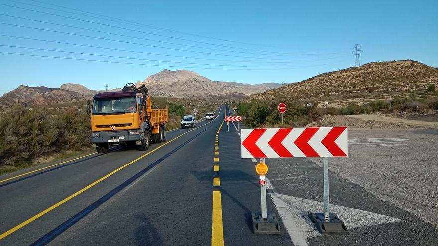 La Generalitat inicia las obras del tercer carril de la carretera de Xixona