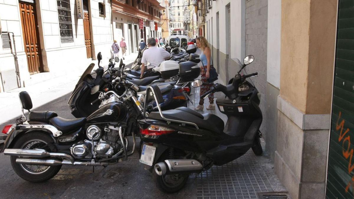 Aparcamiento de motos en el Centro de Málaga en una imagen de archivo.