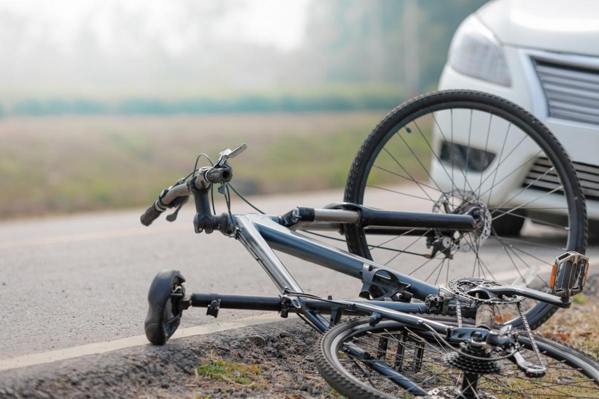 Foto de un siniestro entre un turismo y un ciclista