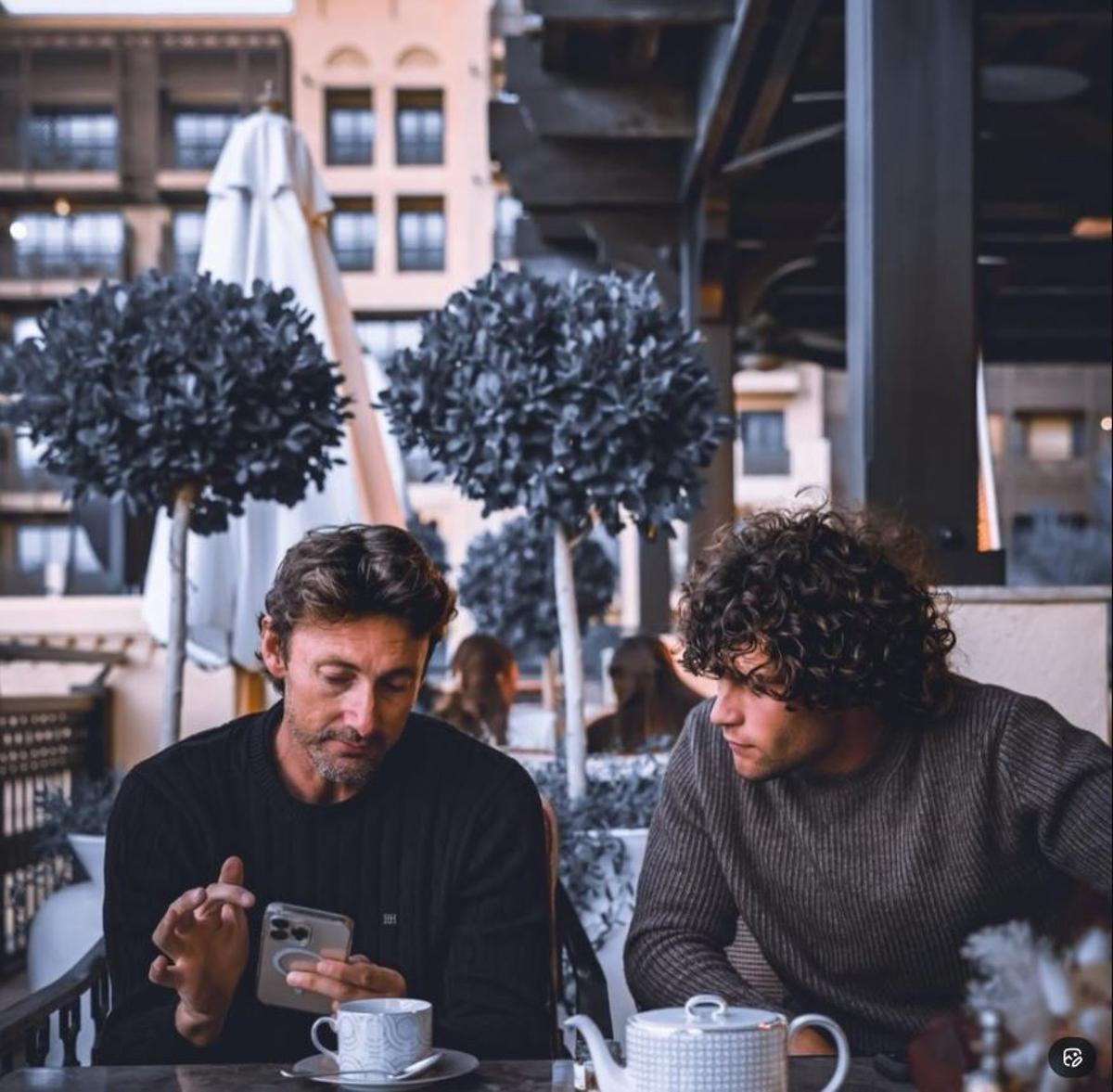 Juan Carlos Ferrero, junto a Ángel Ayora en Dubai.