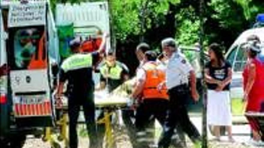 Un vecino salva a un hombre de ahogarse en el parque de La Isla