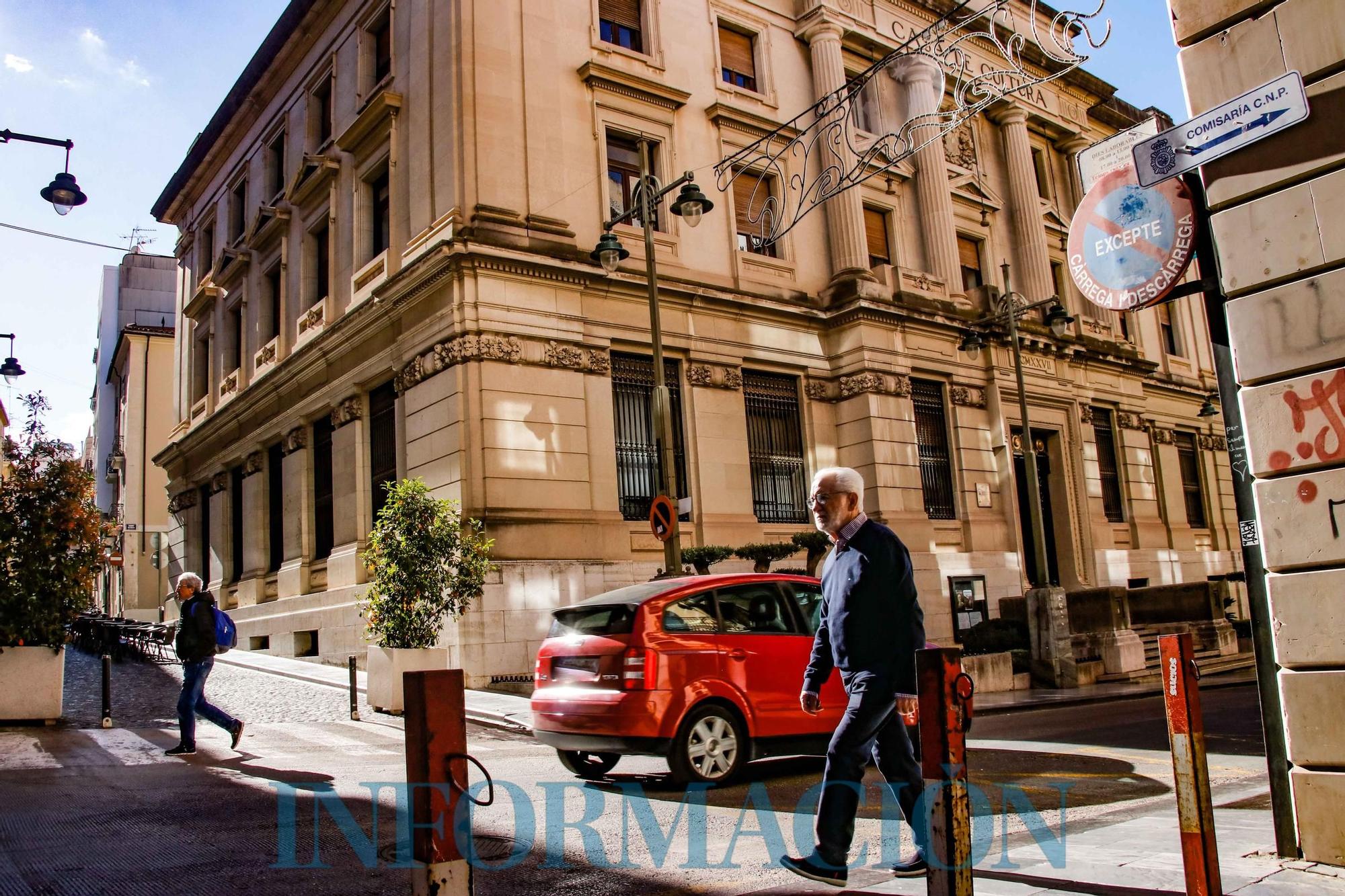 La anulación de la peatonalización por el TSJCV devuelve el tráfico a calles como Sant Llorenç en Alcoy