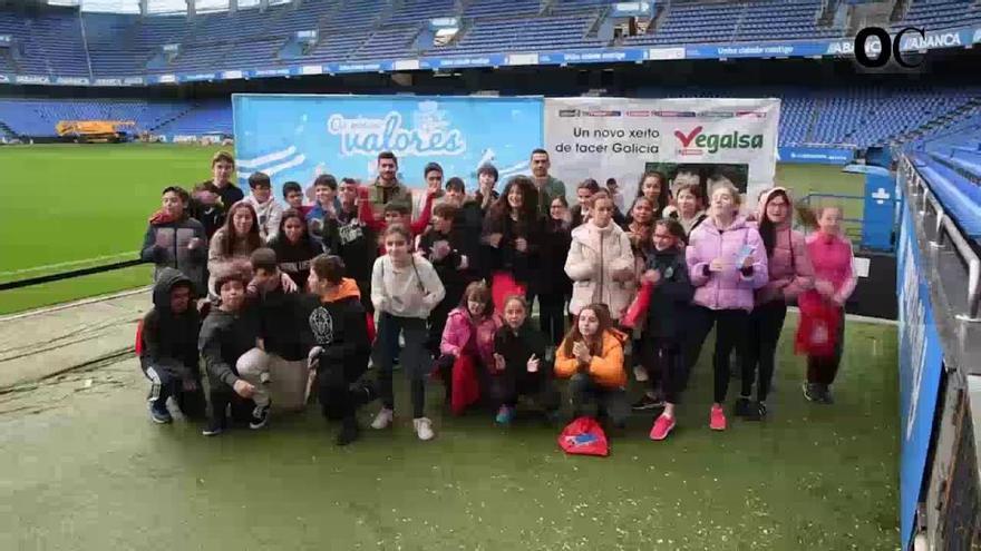 Alumnos del colegio San Pedro de Visma realizan su visita '110% blanquiazul'