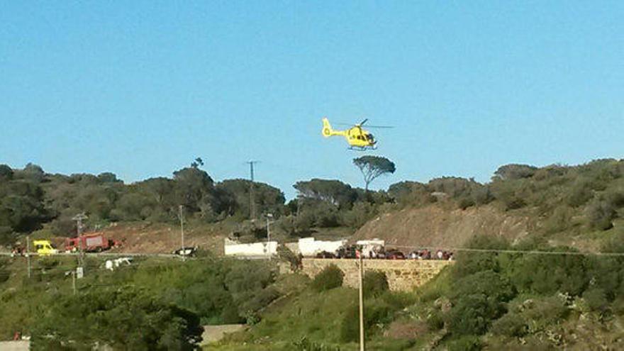 Un helicòpter en el lloc dels fets.