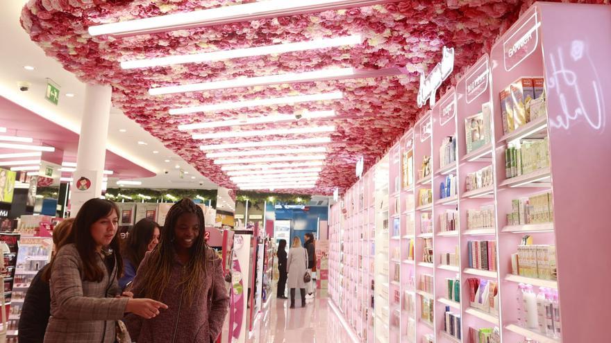 Primer día sin mascarilla obligatoria en interiores en València