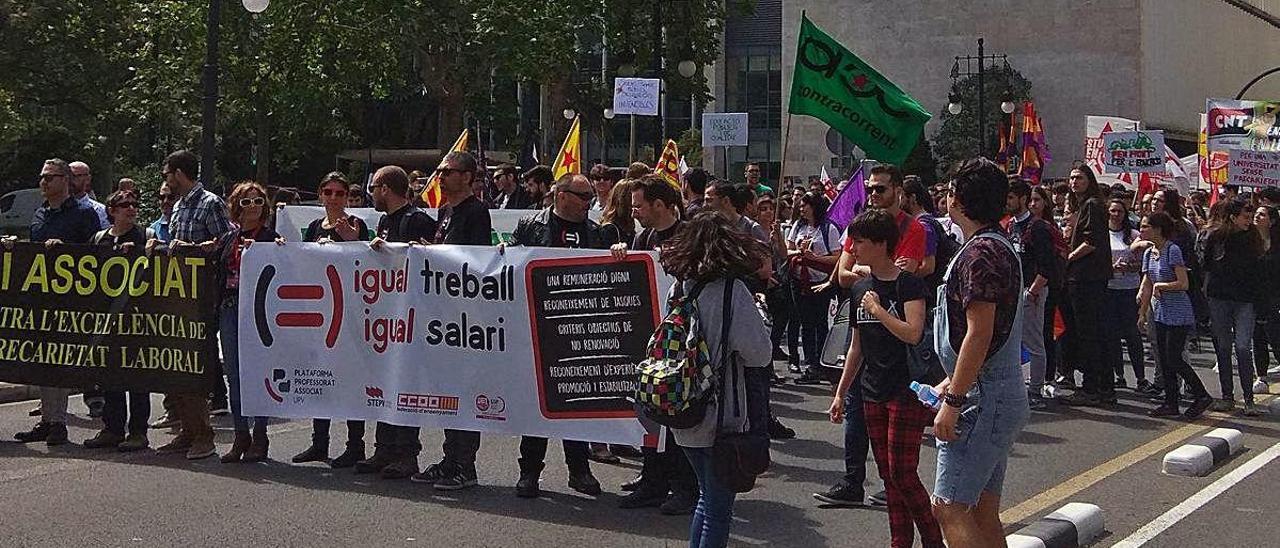 Manifestación del profesorado asociado de la UV y la UPV, en 2018.