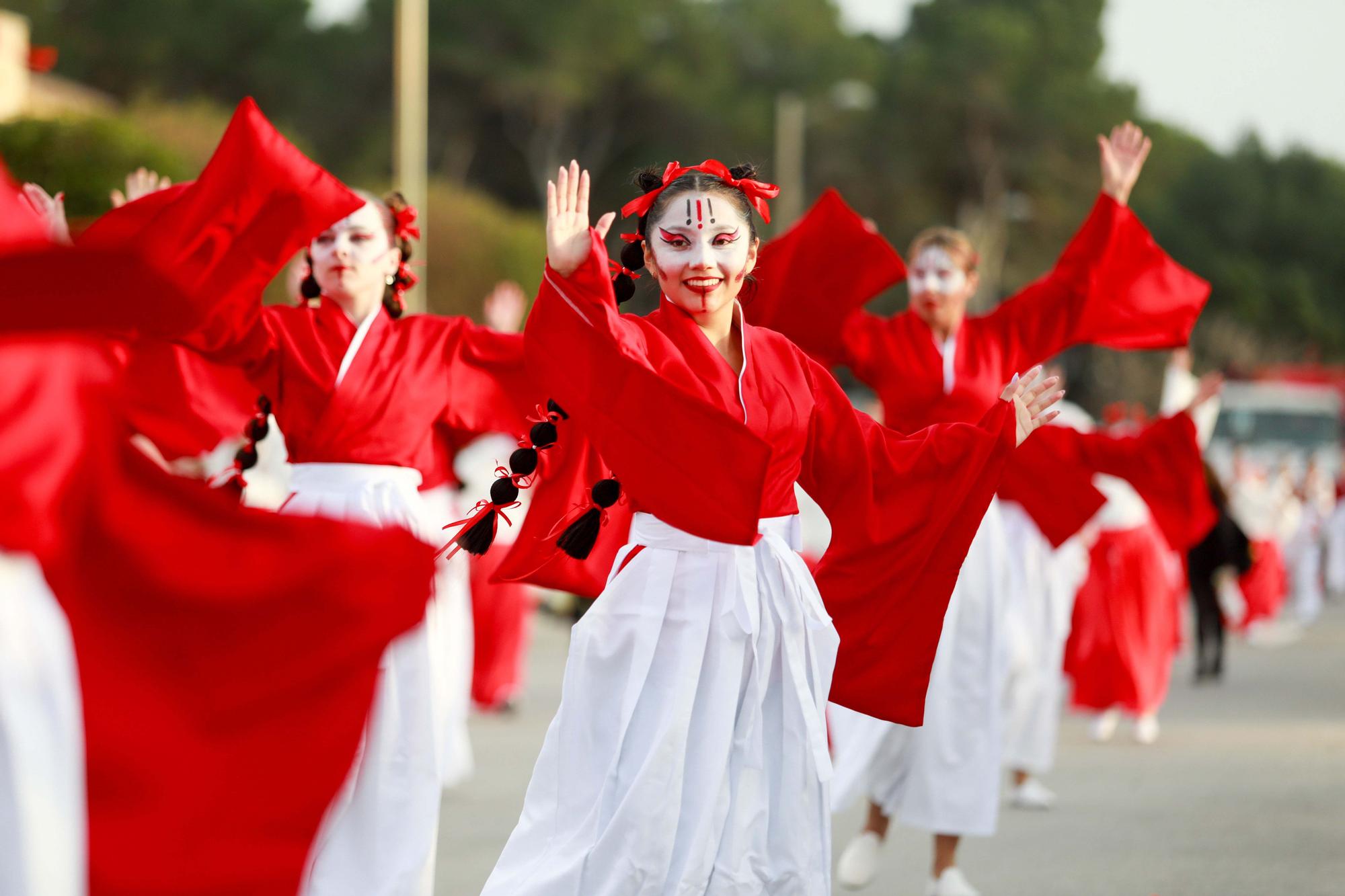 Todas las imágenes de la rúa de carnaval 2023 en Santa Eulària