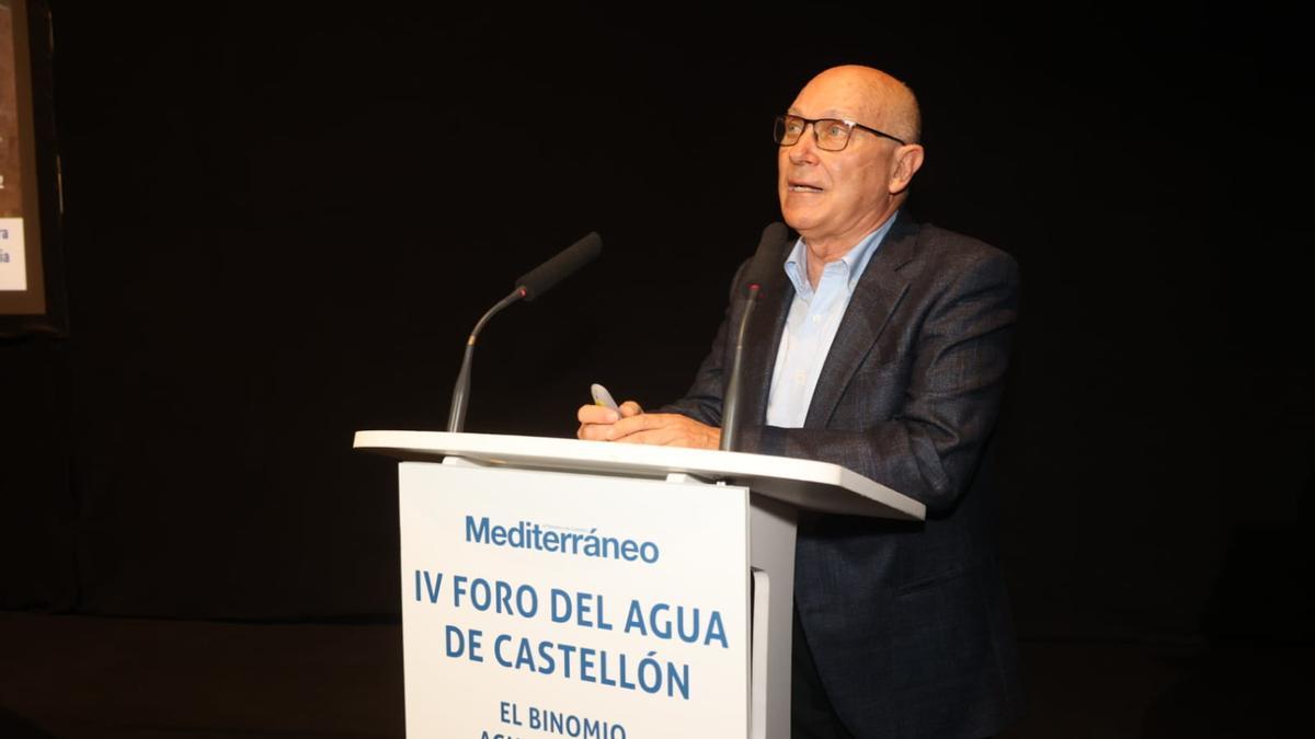 Ponencia del catedrático Enrique Cabrera en el Foro del Agua.