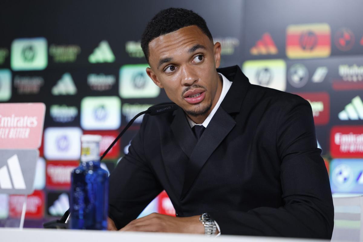 El futbolista inglés Trent Alexander-Arnold, durante su presentación como nuevo jugador del Real Madrid
