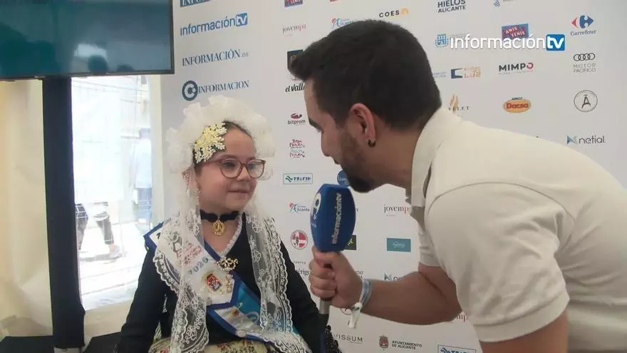 Altea Castelló dama infantil visita el Racó de Información TV