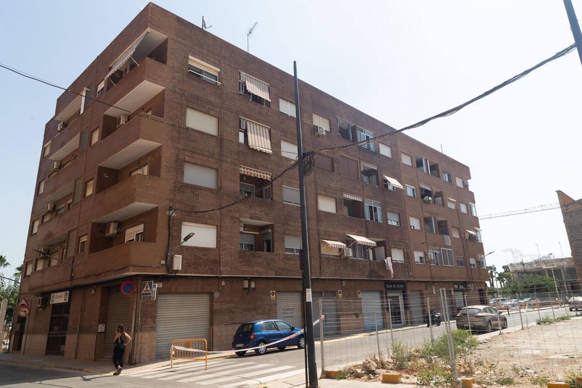 Una de las fincas desalojadas por el derrumbe en unas obras de Bonrepòs i Mirambell.