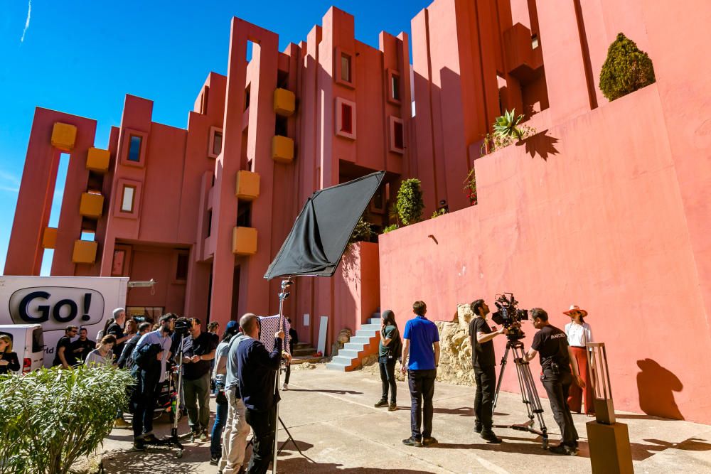 El Corte Inglés rueda un spot en el edificio más famoso de Instagram, ubicado en Calp