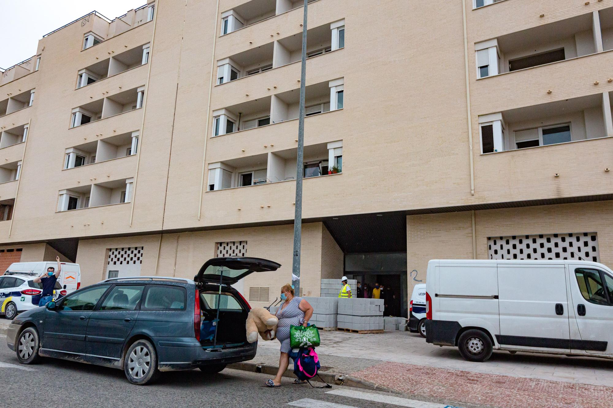 La Policía Local de La Vila desaloja un edificio lleno de okupas en el Xarquet