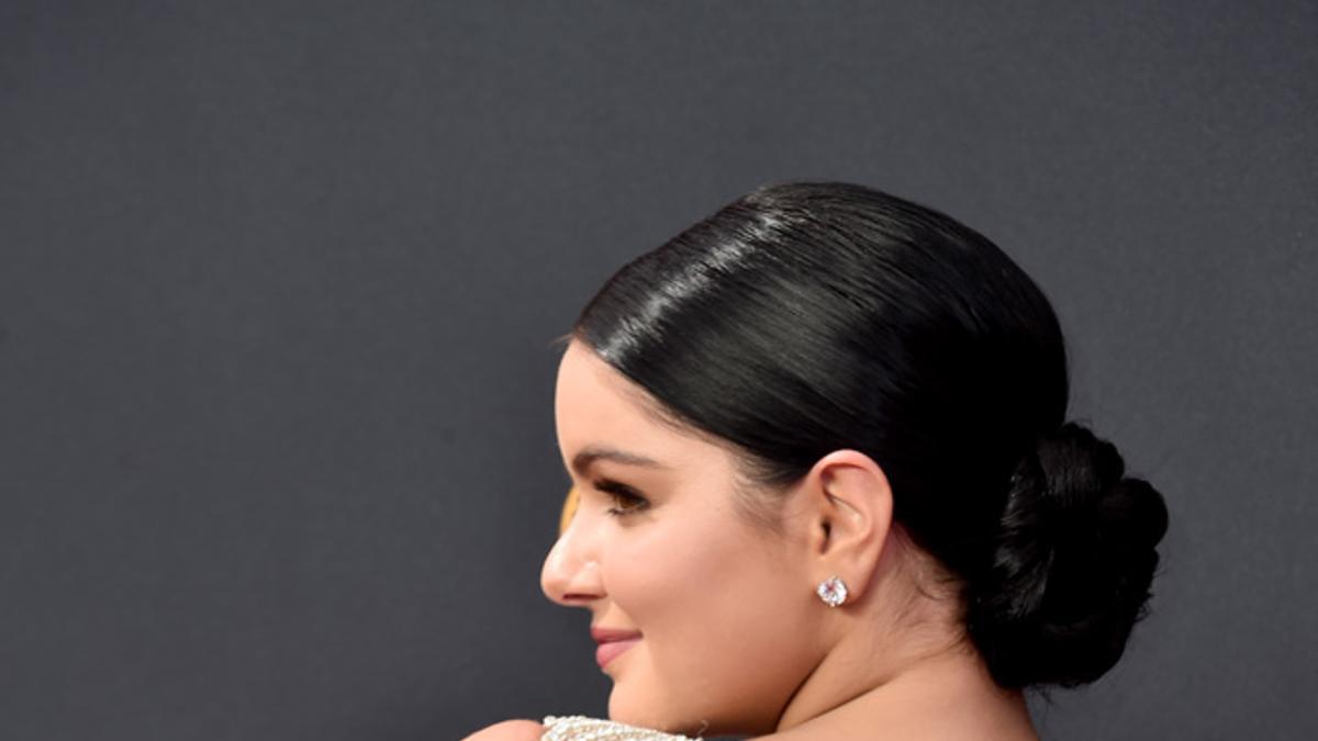 Ariel Winter en los Emmys 2016 con vestido de Yousef Al-Jasmi