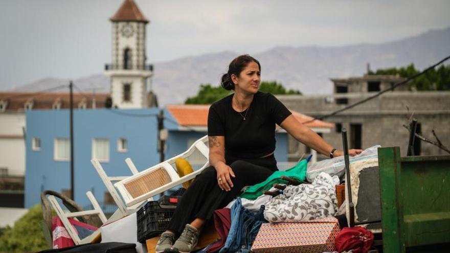 Desalojo de viviendas en La Palma debido a la erupción del volcán