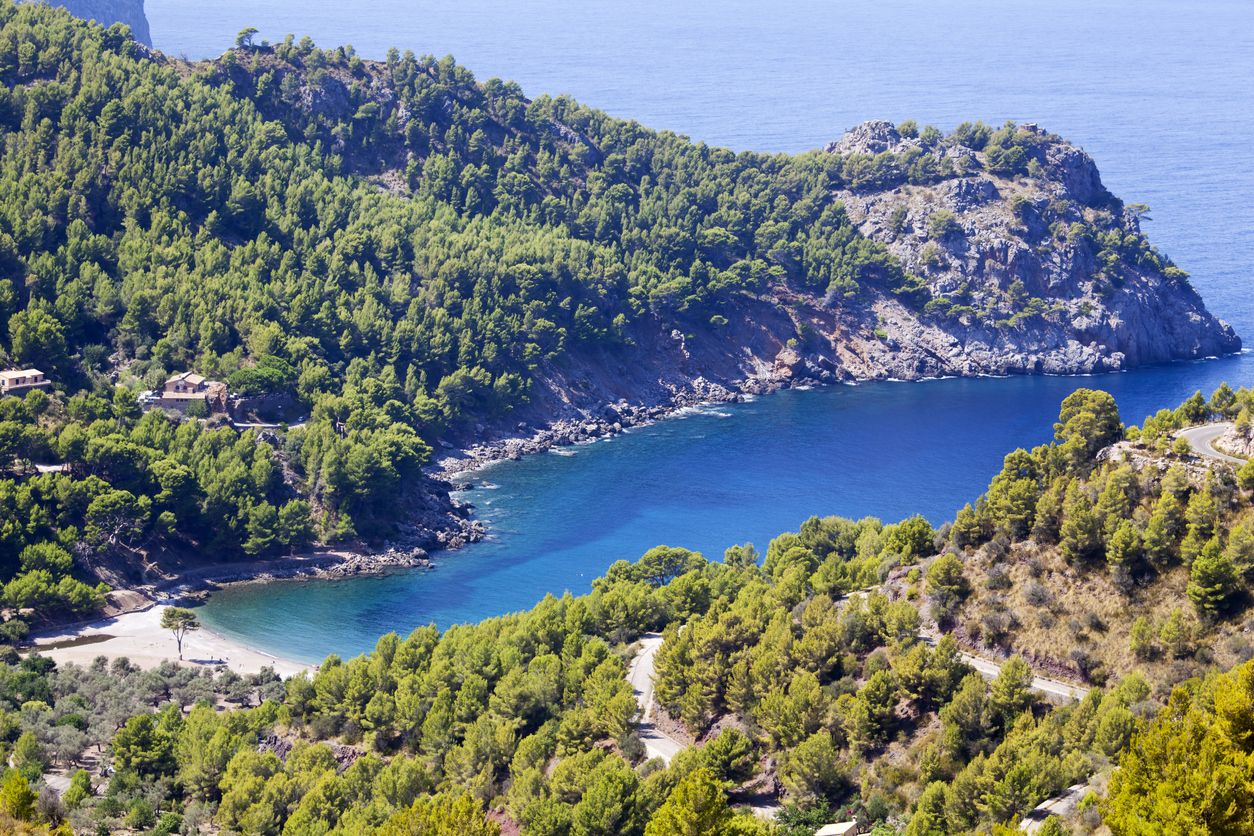 Vista de pájaro de la Cala Tuent, en Mallorca.