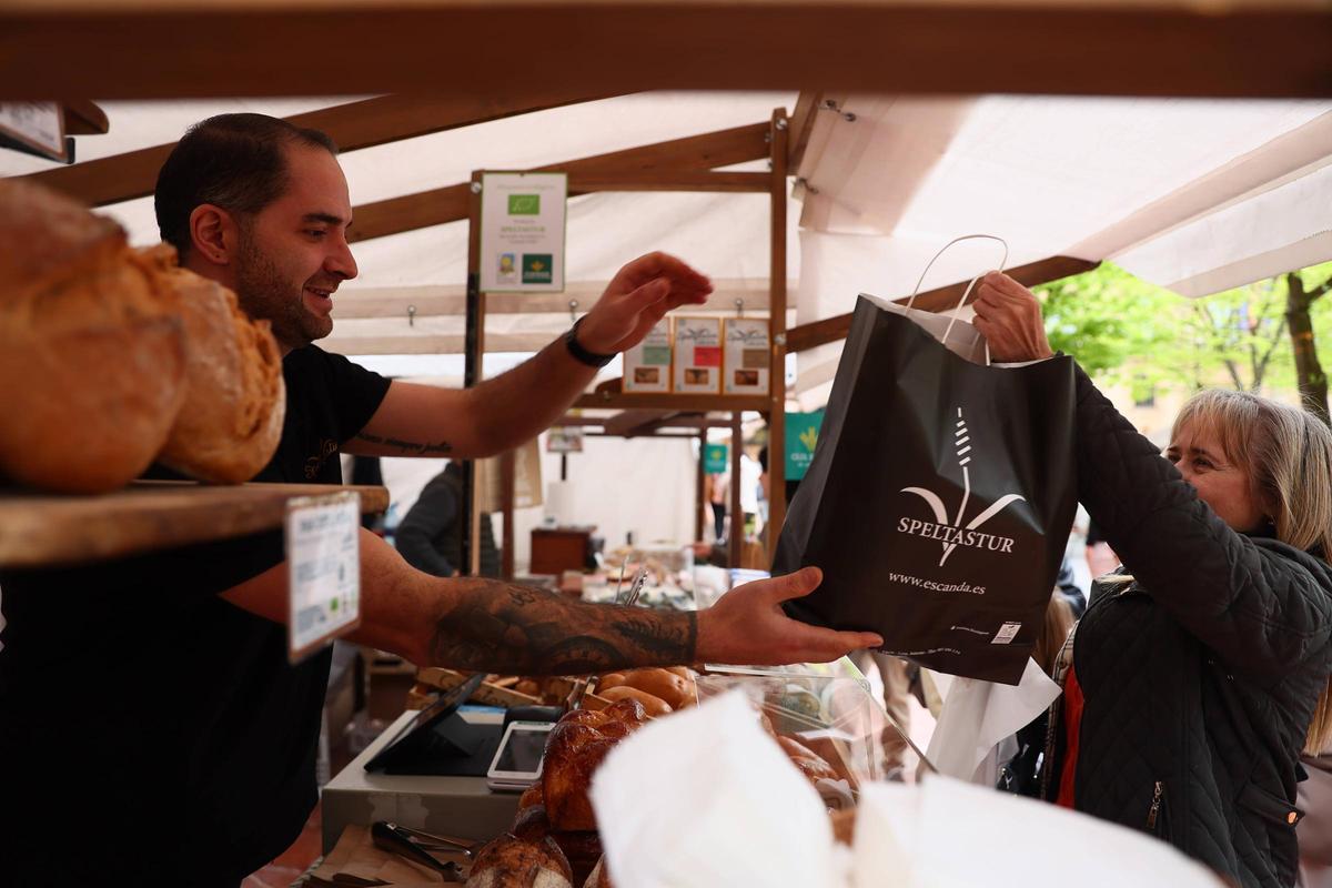 El retorno del Mercado Artesanal y Ecológico a Oviedo El retorno del Mercado Artesanal y Ecológico a Oviedo