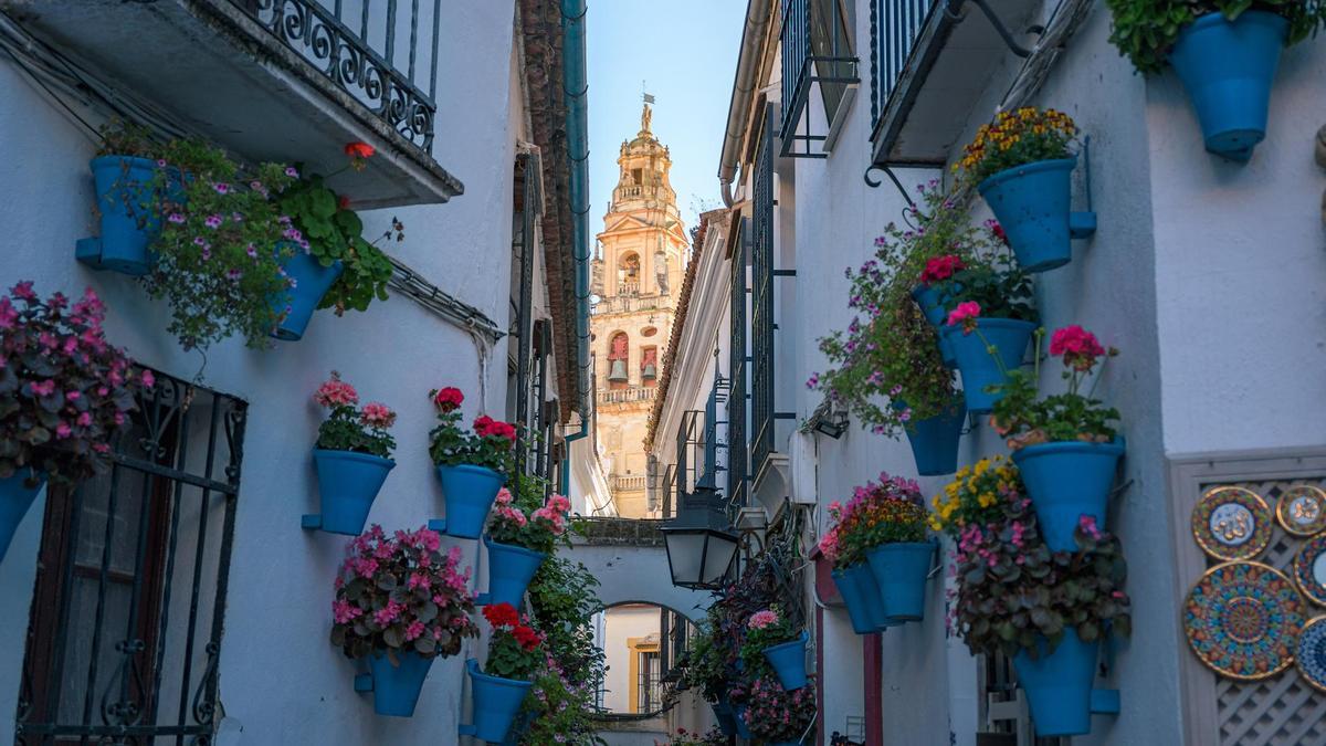 La calle más bonita de España tiene el mejor encuadre para capturar la Mezquita de Córdoba