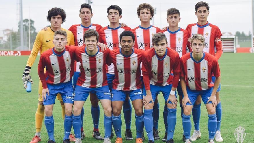 El juvenil del Sporting, antes de un partido.