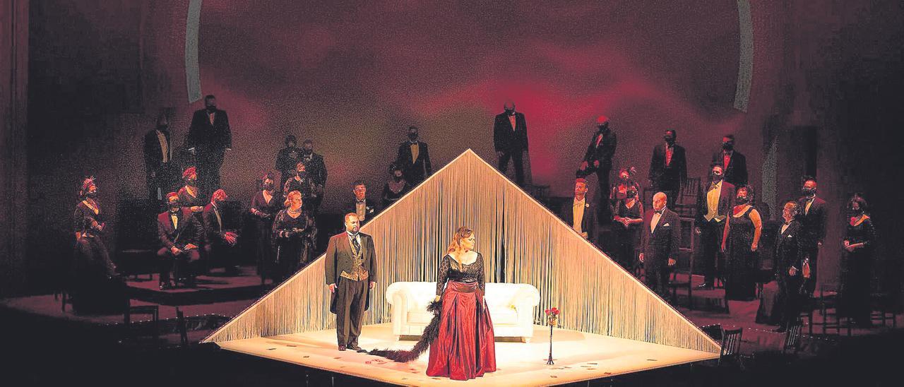 Representación de 'La Traviata' de Verdi en el Auditorio Alfredo Kraus.