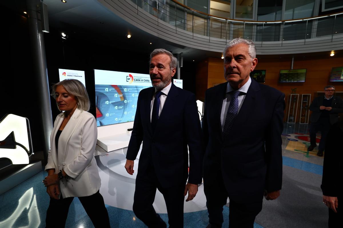 EN IMÁGENES | Así ha sido la llegada de Pilar Alegría y Jorge Azcón al cara a cara de Aragón TV