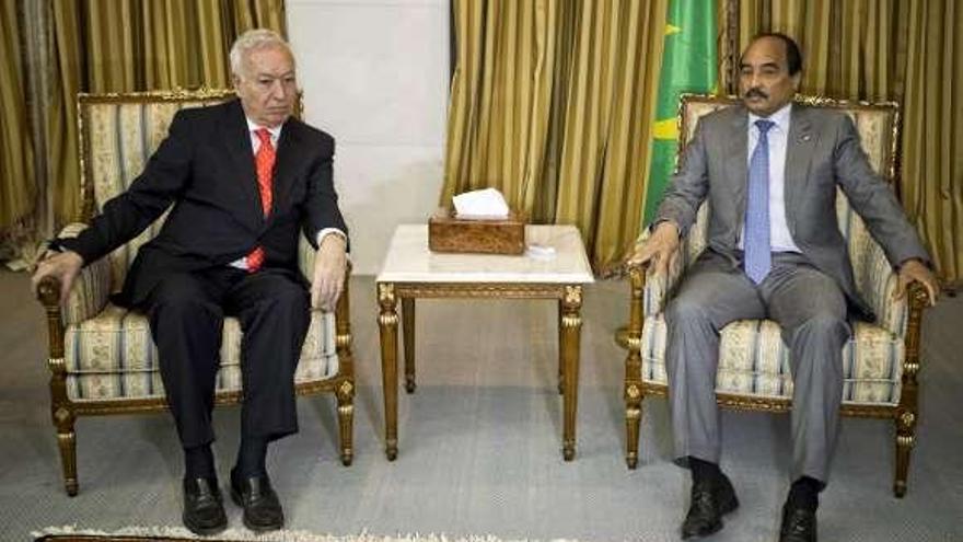 García-Margallo (izq.), ayer, con el presidente de Mauritania. // E. Naranjo