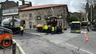 Enésima avería de un bus urbano en Santiago en una jornada de obras y retenciones en el centro de la ciudad