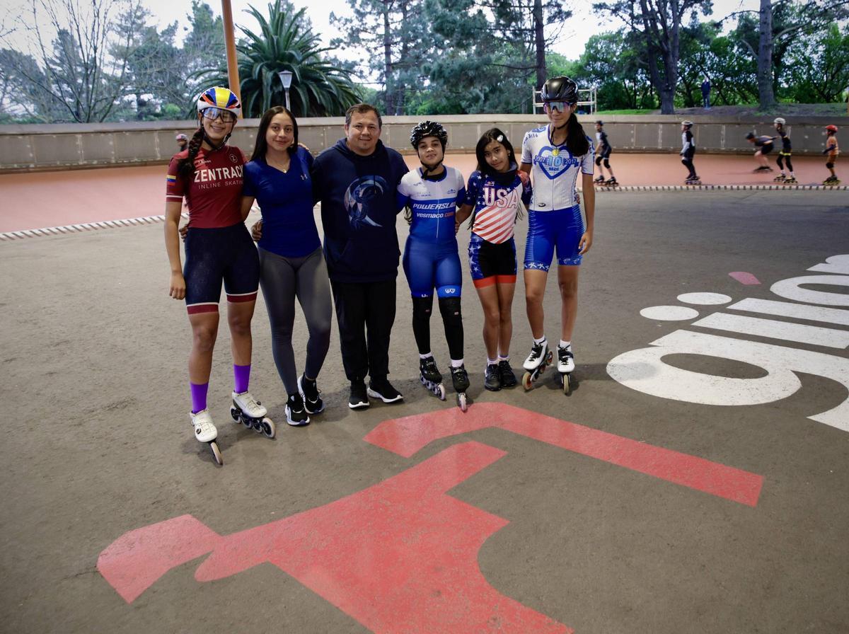 Representantes del Sky Team colombiano: por la izquierda, Jessire Rivas, Keily Delgado, Manuel Moreno, Mia Rivas, Mia Valero y Elisabet Contreras.